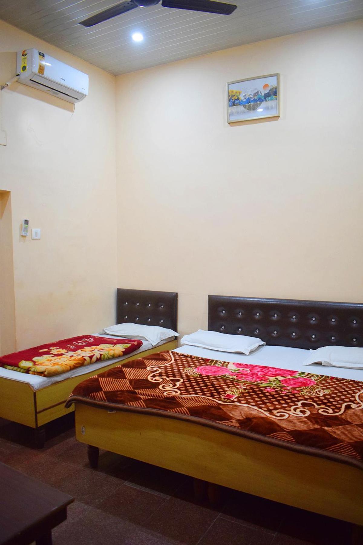 Hotel Golden Haridwar Ngoại thất bức ảnh
